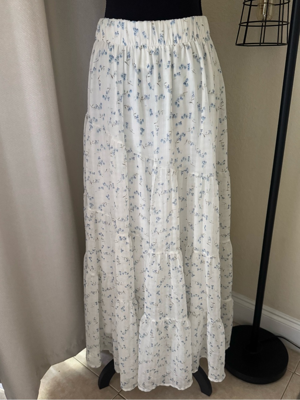 Altar’d State White Blue Floral Tiered Maxi Skirt Cottagecore Boho Size M - Picture 6 of 6